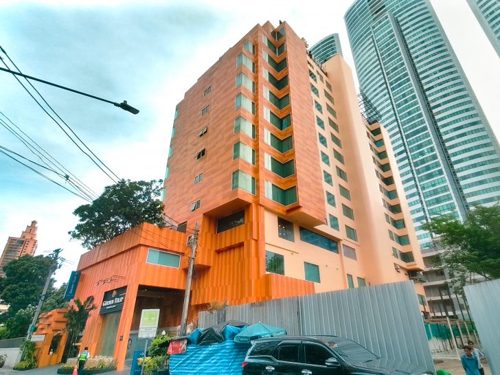 Golden Tulip Mandison Suites